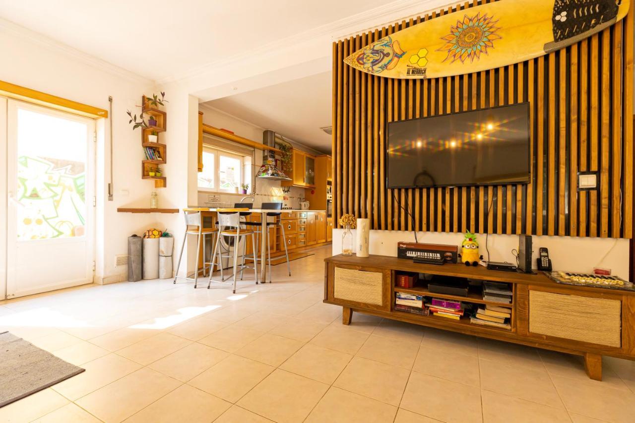 Albergue Pineapple Surf House Atouguia Da Baleia Exterior foto