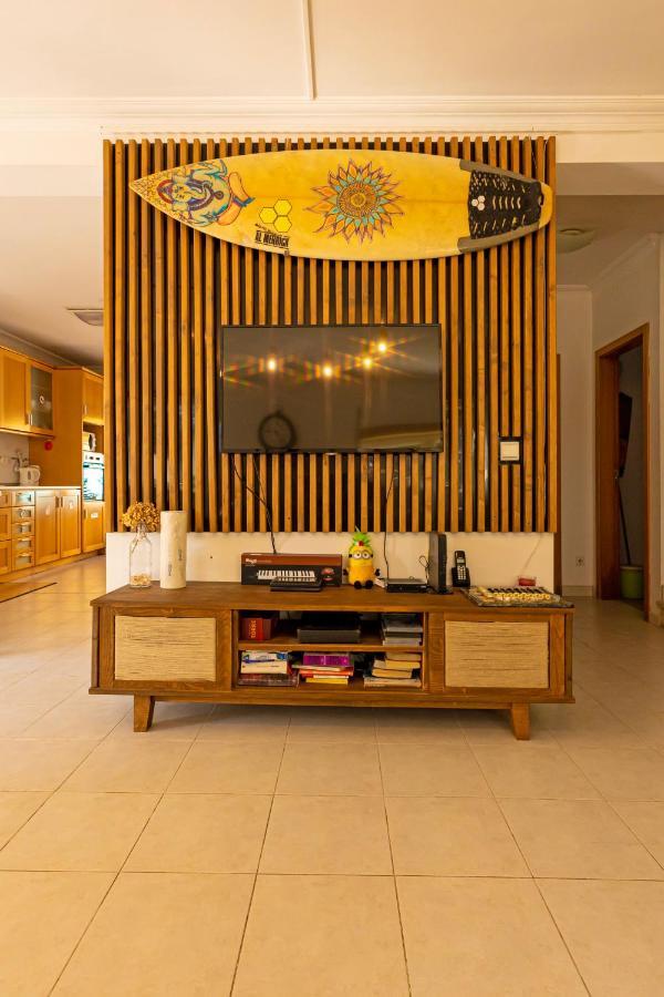 Albergue Pineapple Surf House Atouguia Da Baleia Exterior foto