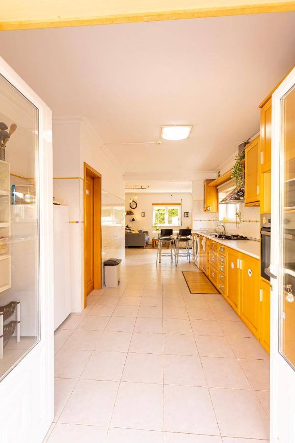 Albergue Pineapple Surf House Atouguia Da Baleia Exterior foto