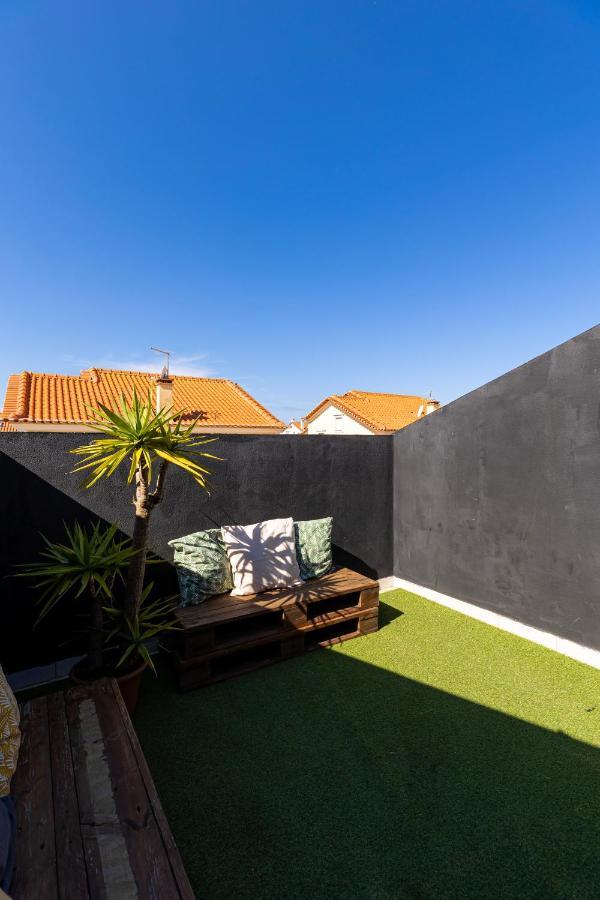 Albergue Pineapple Surf House Atouguia Da Baleia Exterior foto