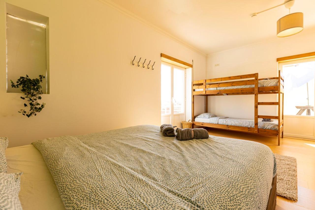 Albergue Pineapple Surf House Atouguia Da Baleia Exterior foto