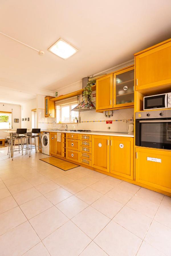 Albergue Pineapple Surf House Atouguia Da Baleia Exterior foto