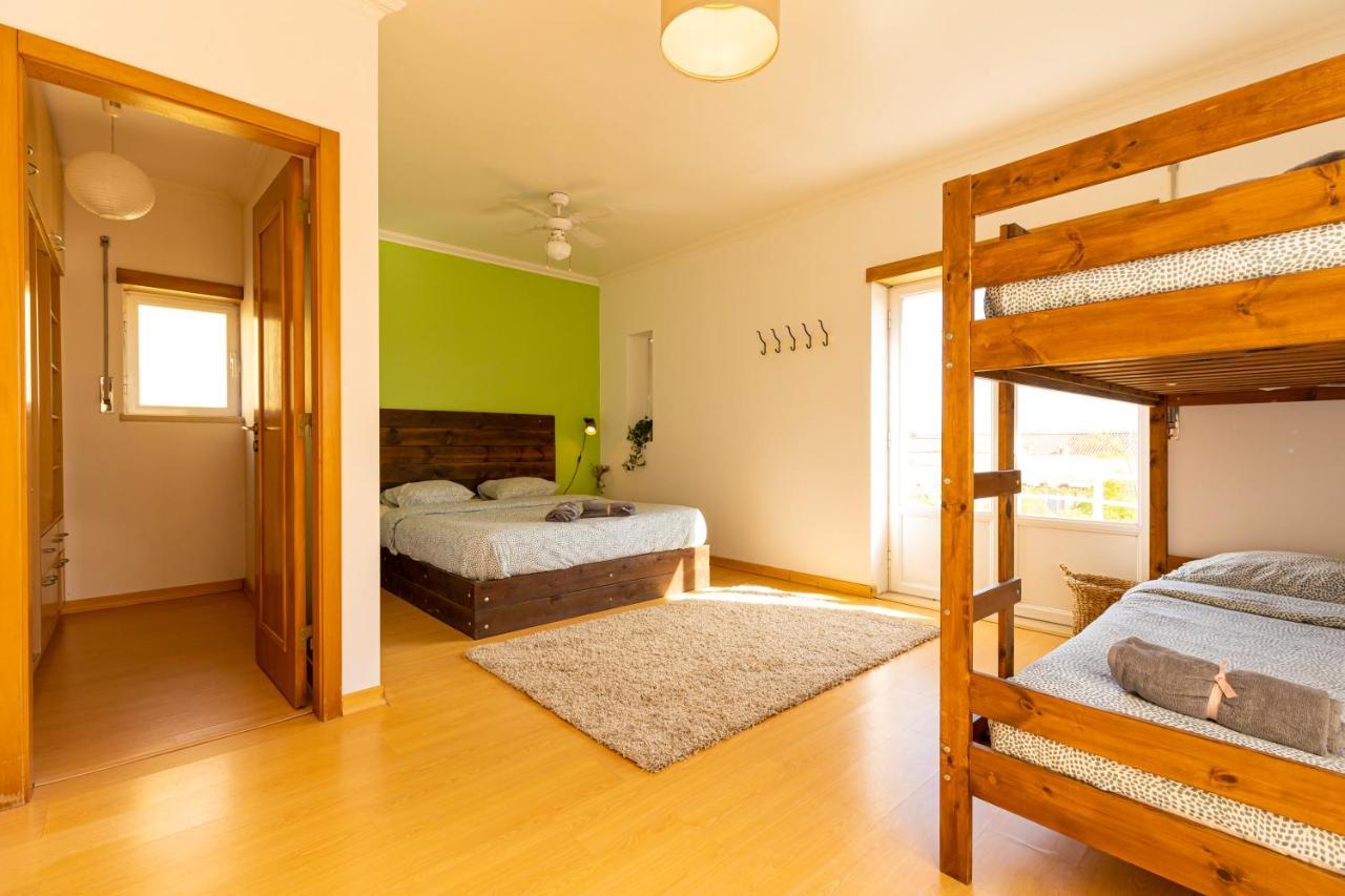 Albergue Pineapple Surf House Atouguia Da Baleia Exterior foto