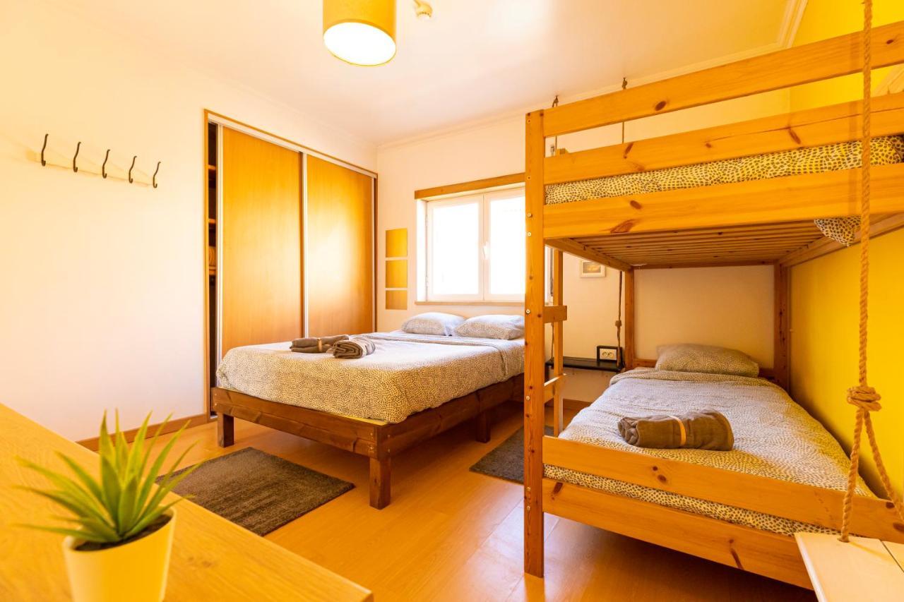 Albergue Pineapple Surf House Atouguia Da Baleia Exterior foto