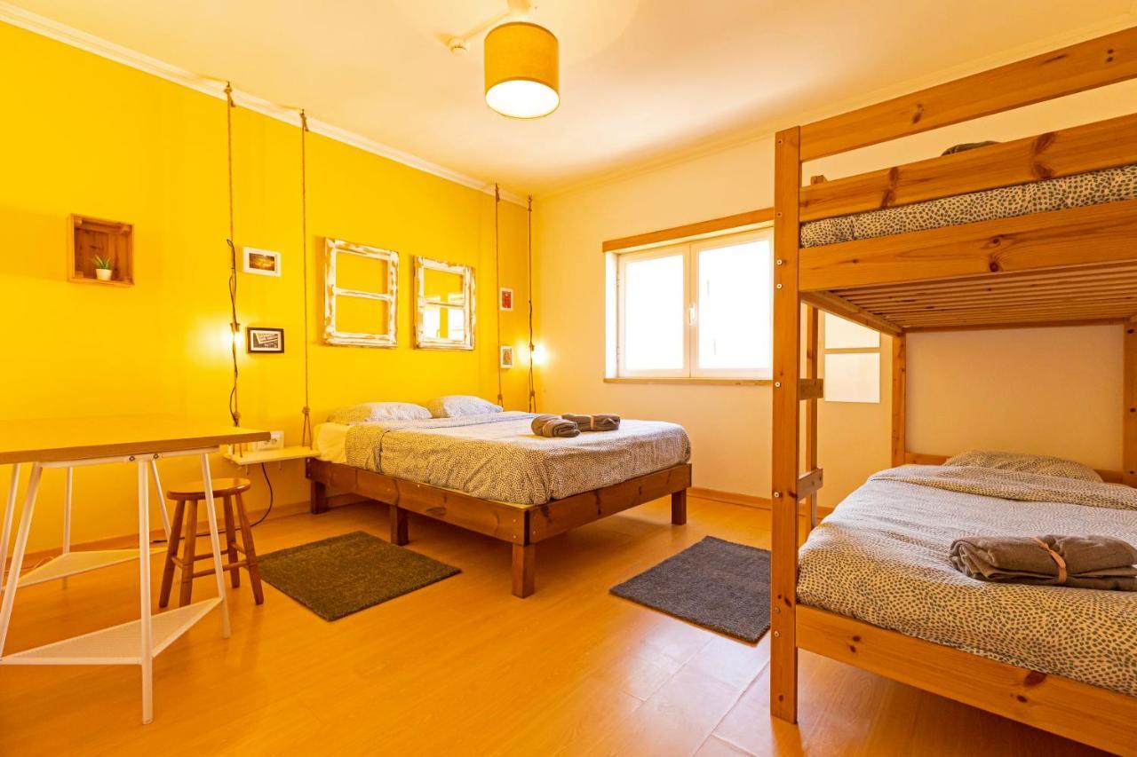 Albergue Pineapple Surf House Atouguia Da Baleia Exterior foto