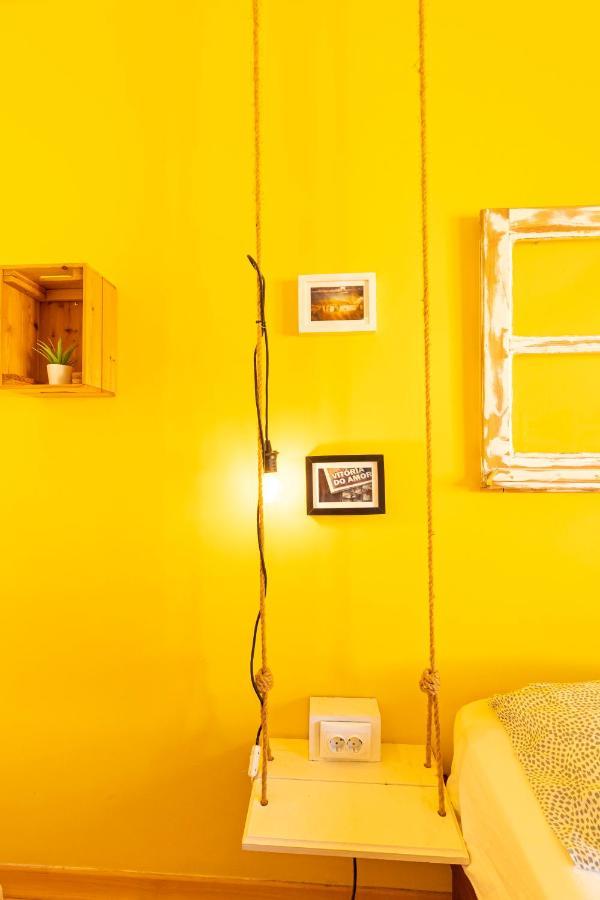 Albergue Pineapple Surf House Atouguia Da Baleia Exterior foto