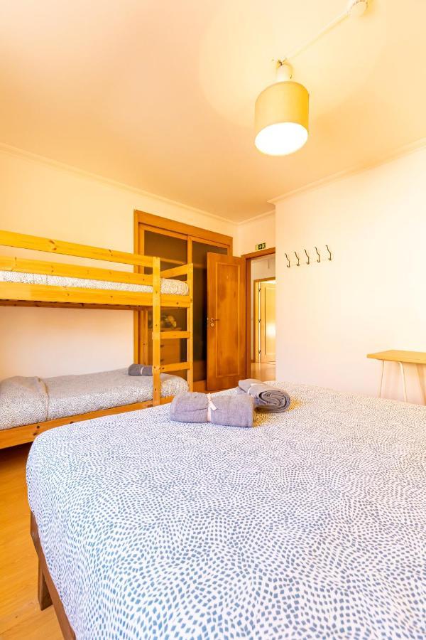 Albergue Pineapple Surf House Atouguia Da Baleia Exterior foto