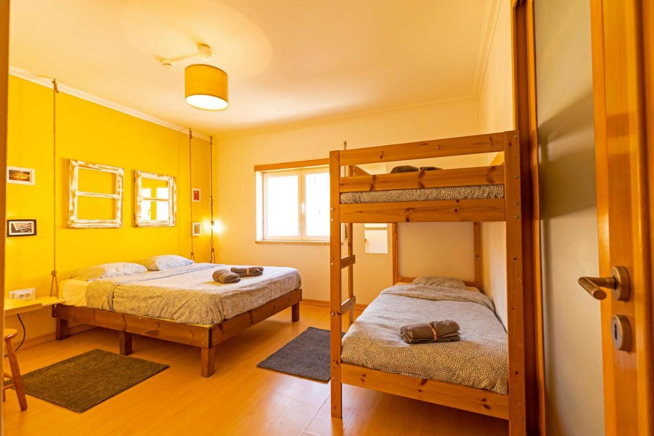 Albergue Pineapple Surf House Atouguia Da Baleia Exterior foto