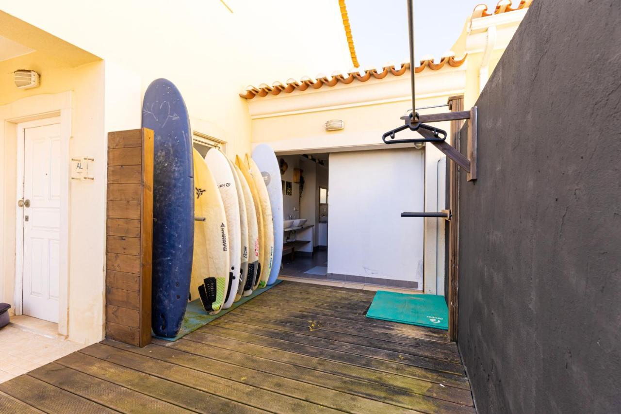 Albergue Pineapple Surf House Atouguia Da Baleia Exterior foto
