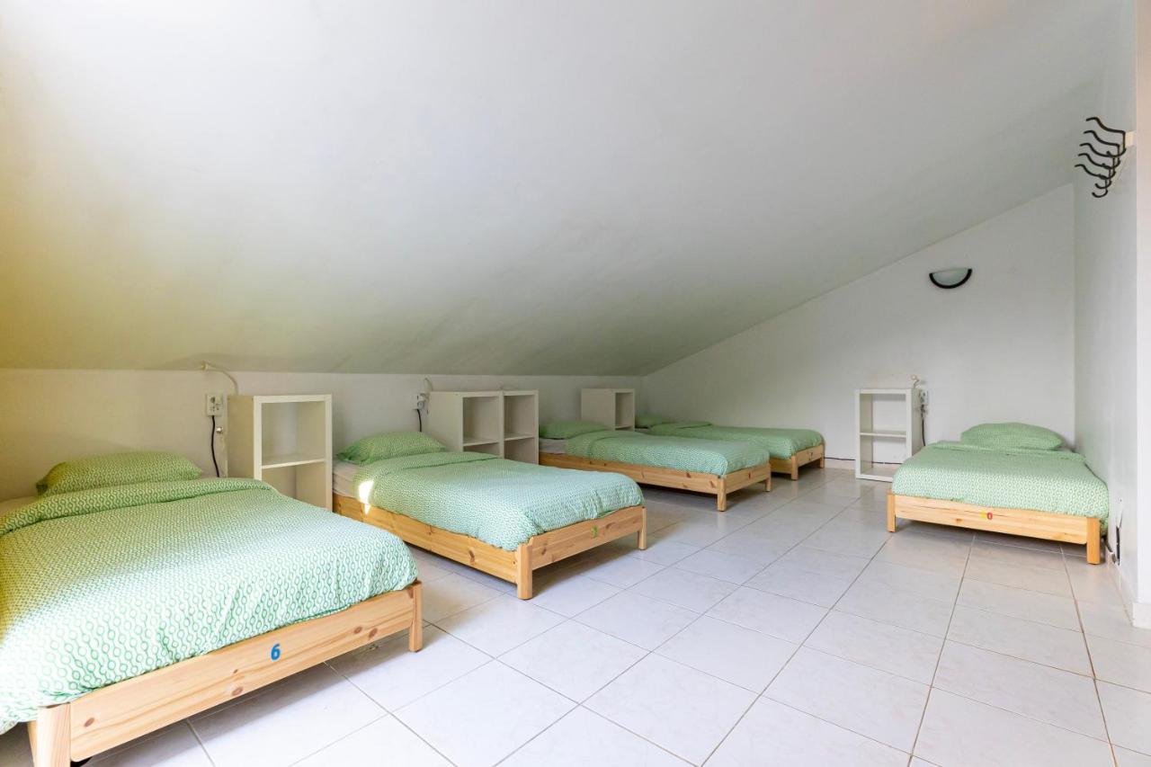 Albergue Pineapple Surf House Atouguia Da Baleia Exterior foto