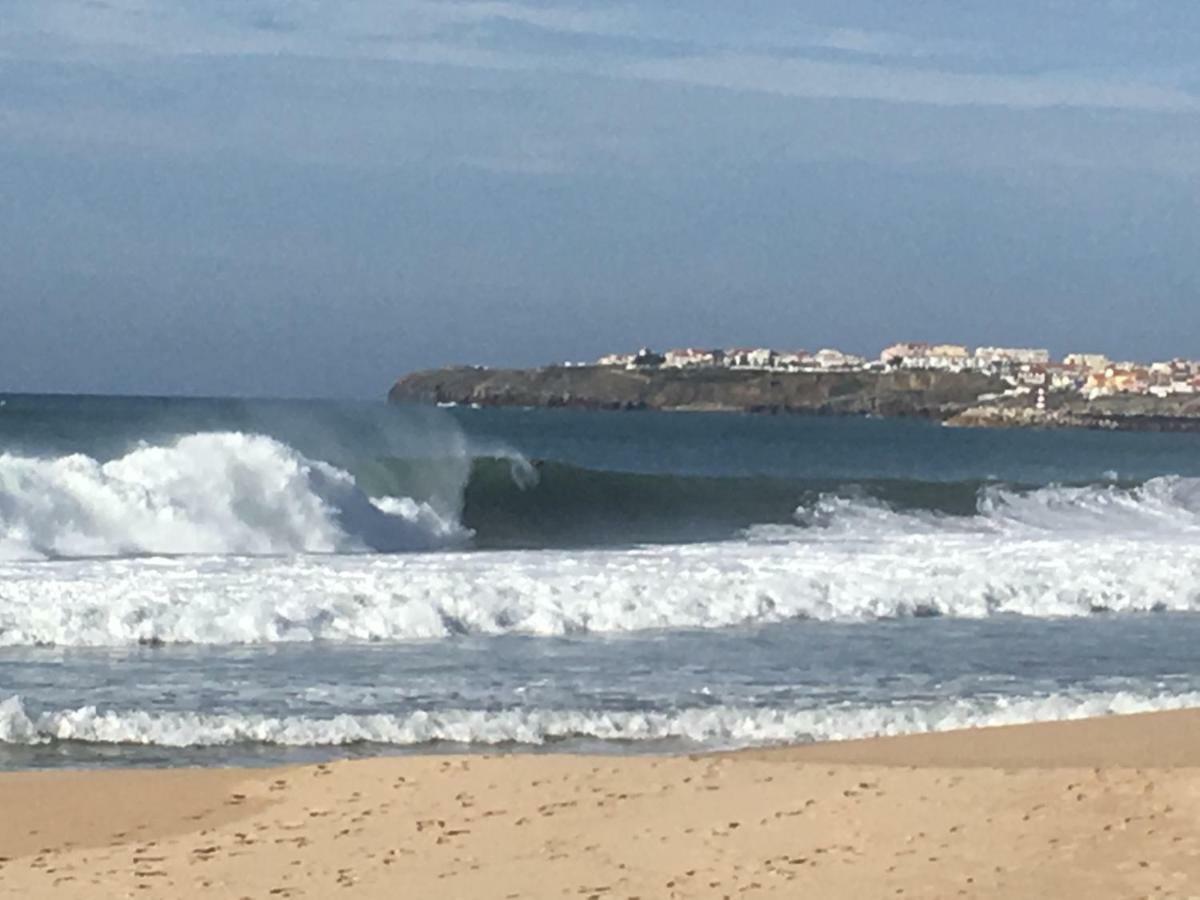 Pineapple Surf House Albergue Peniche Exterior foto