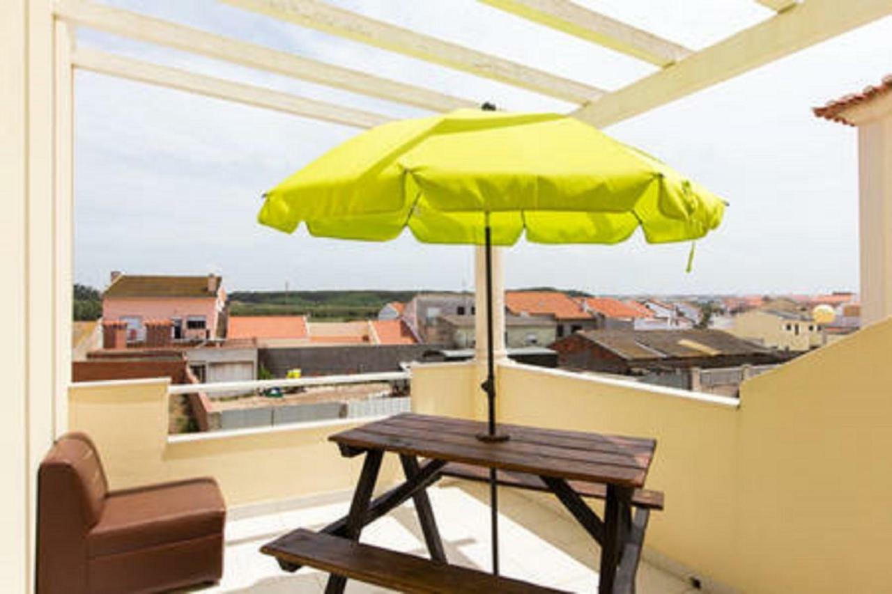 Albergue Pineapple Surf House Atouguia Da Baleia Exterior foto